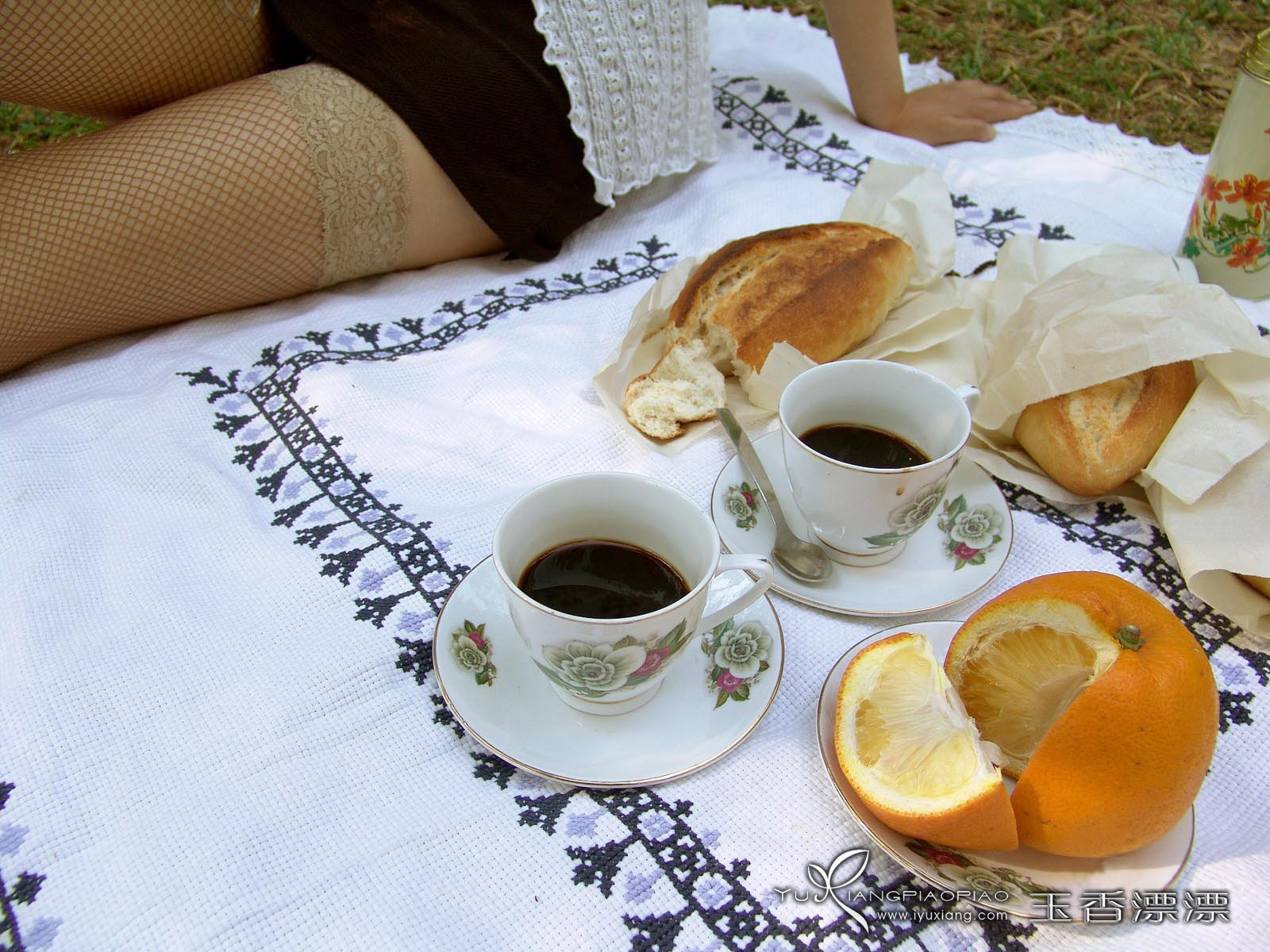 [玉香漂漂]山林间的野餐，少见的吊带棕色网丝