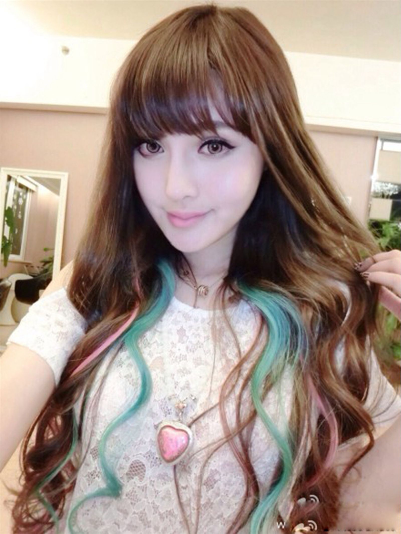 国民御姐尹艾童性感时尚写真