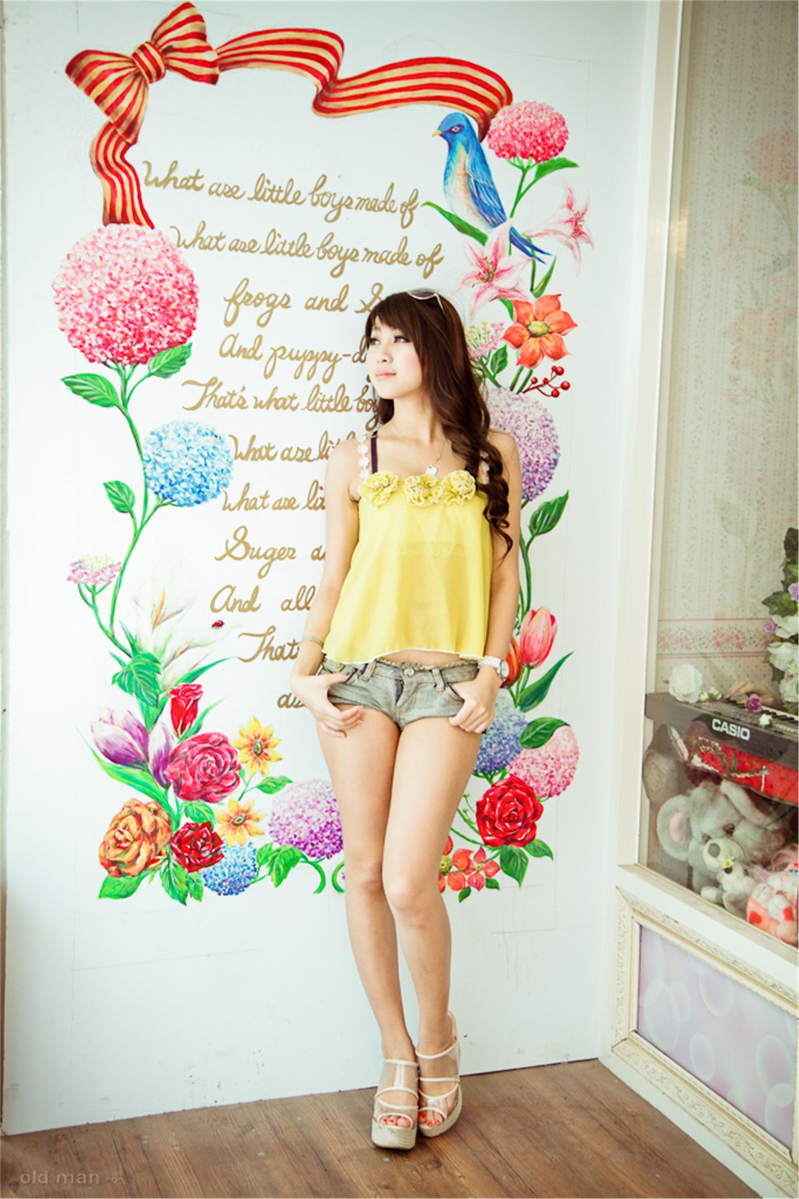 台湾清纯美女-小雯Ivy 忠孝敦化午後街拍