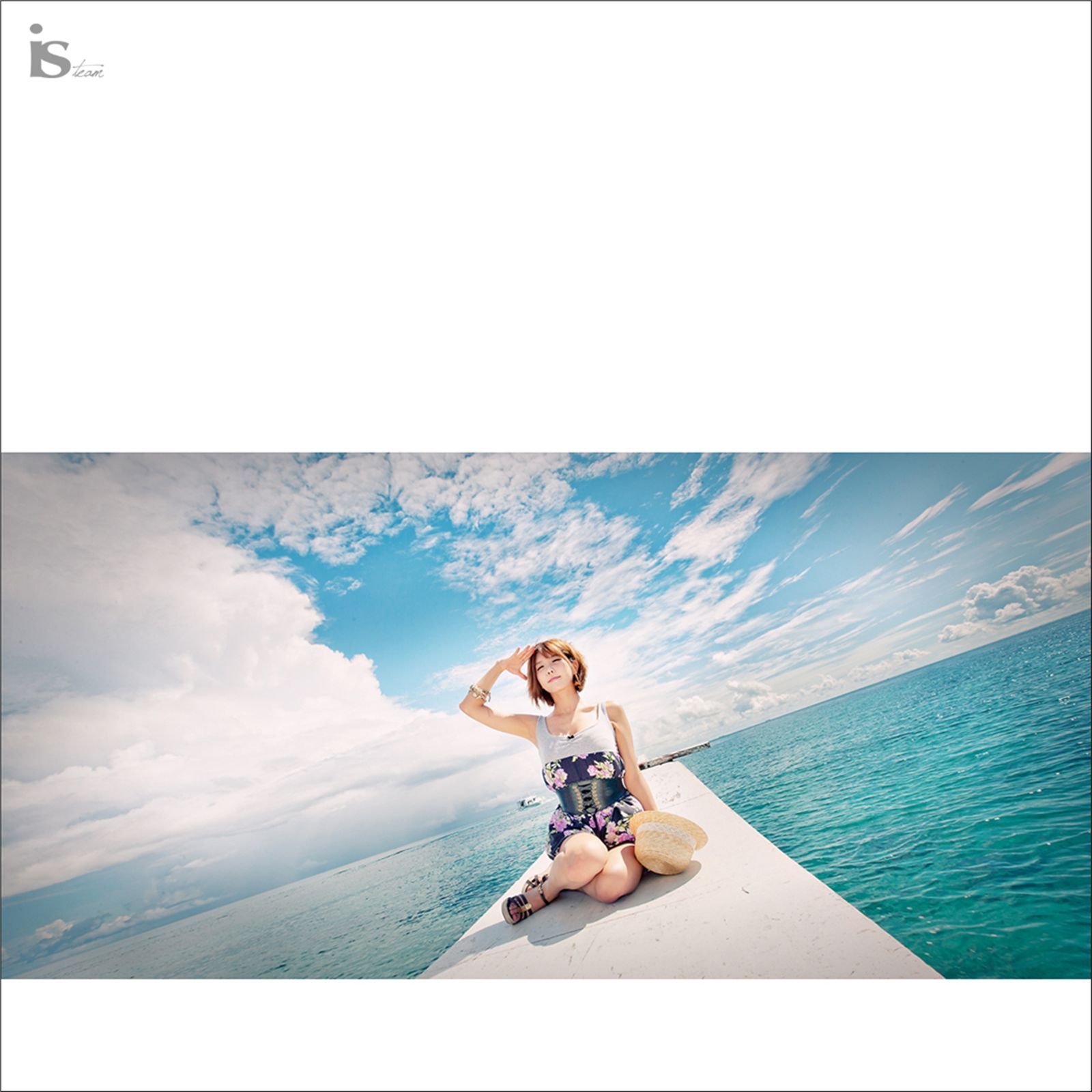 韩国超模许允美 黑花连裙衣海边写真