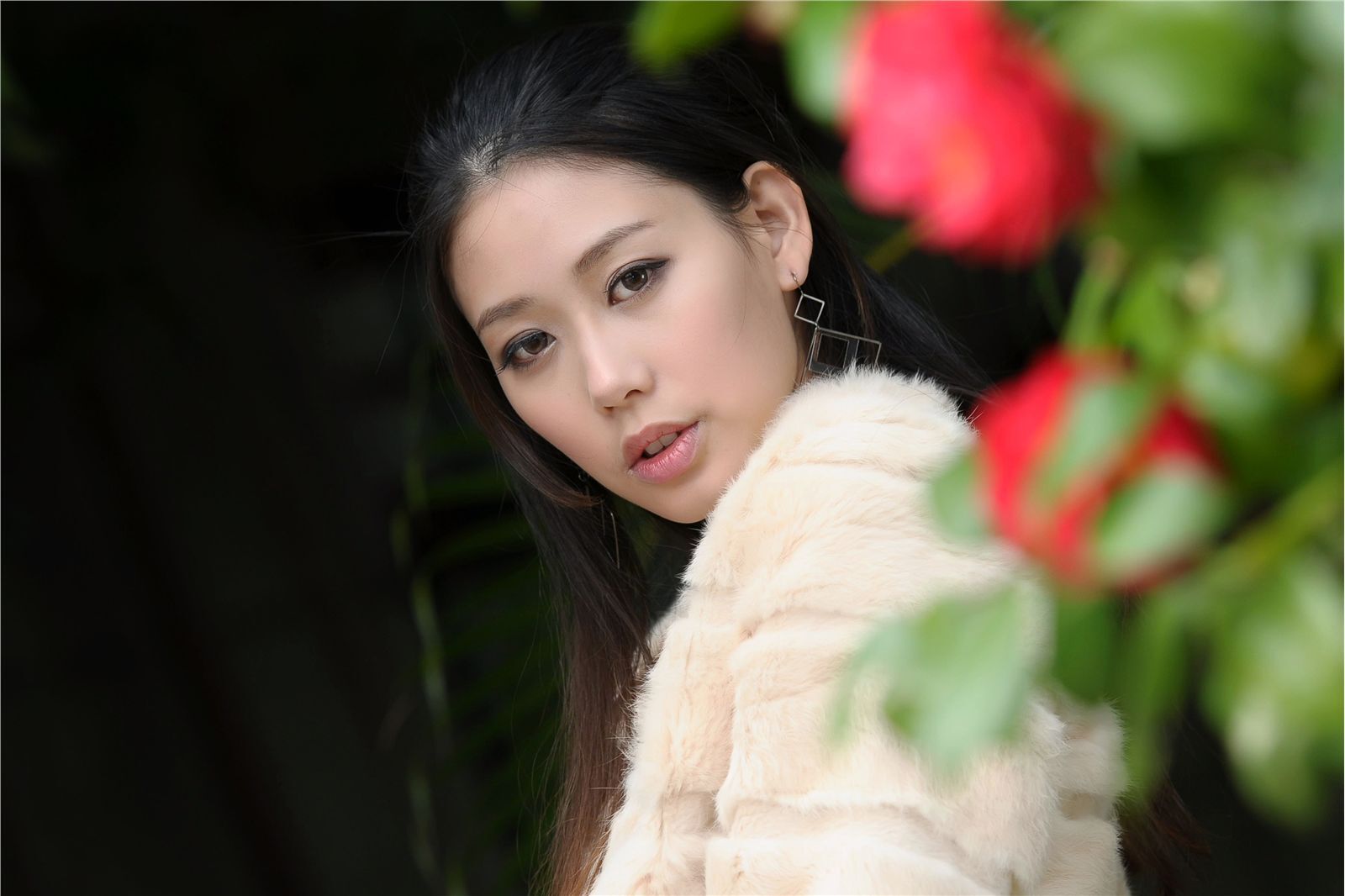 台湾气质美女佳贝儿唯美时尚外拍