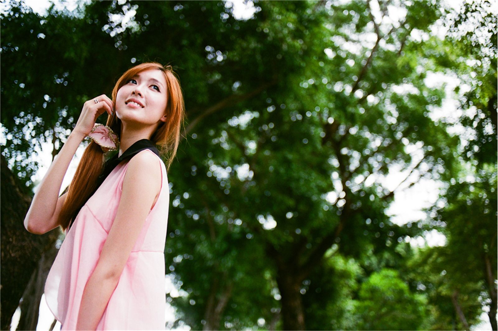 台湾清纯美女-Kila 莲池潭外拍