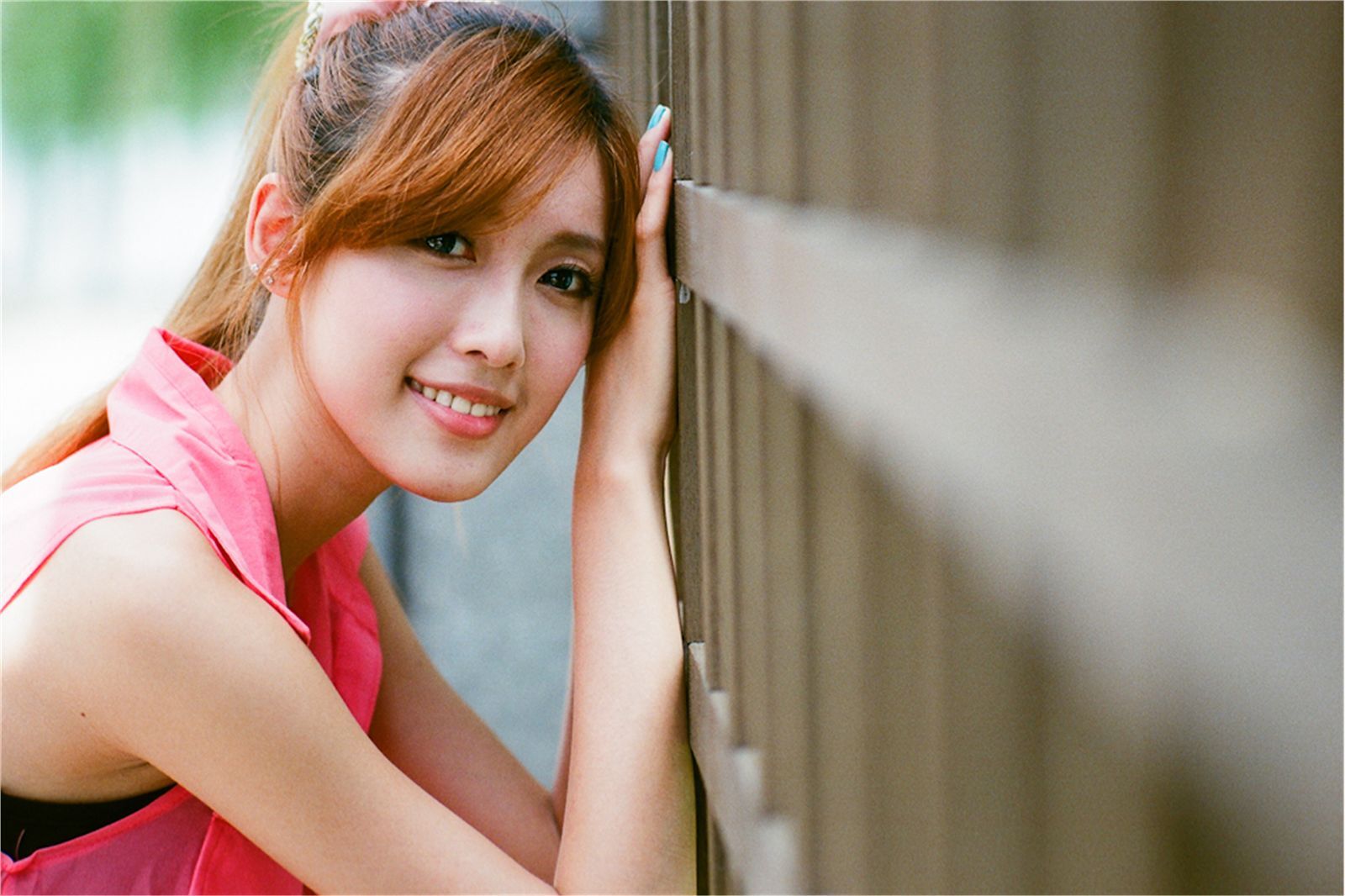 台湾清纯美女-Kila 莲池潭外拍