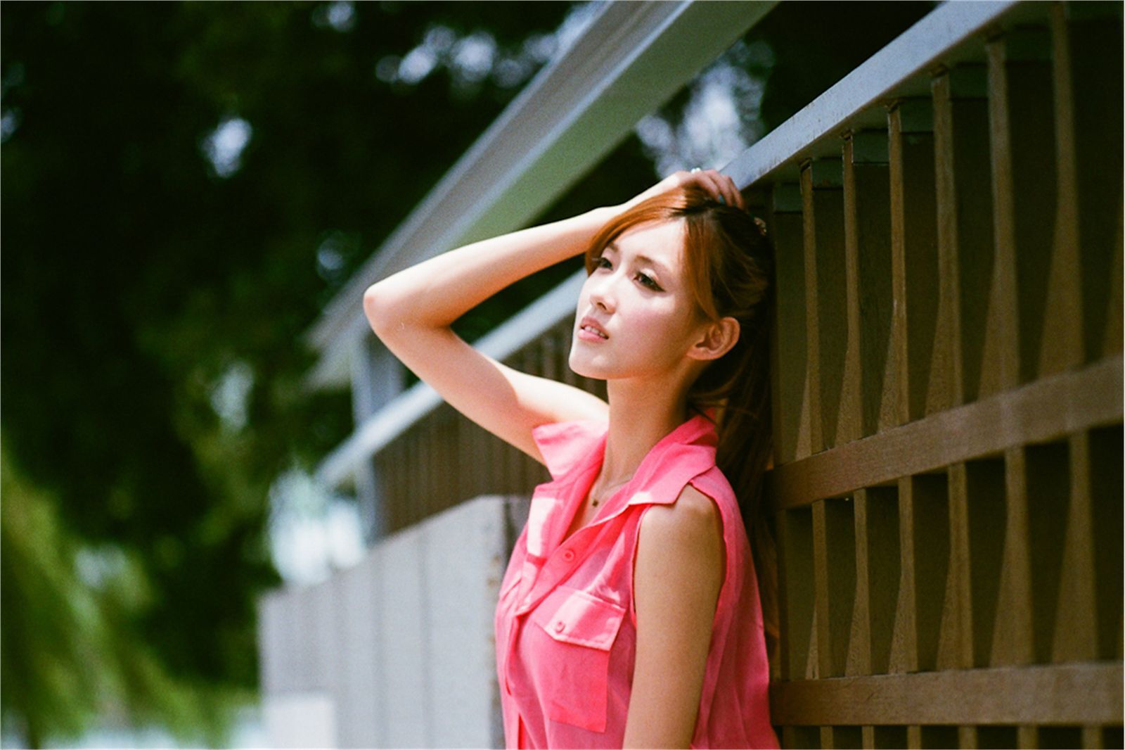 台湾清纯美女-Kila 莲池潭外拍