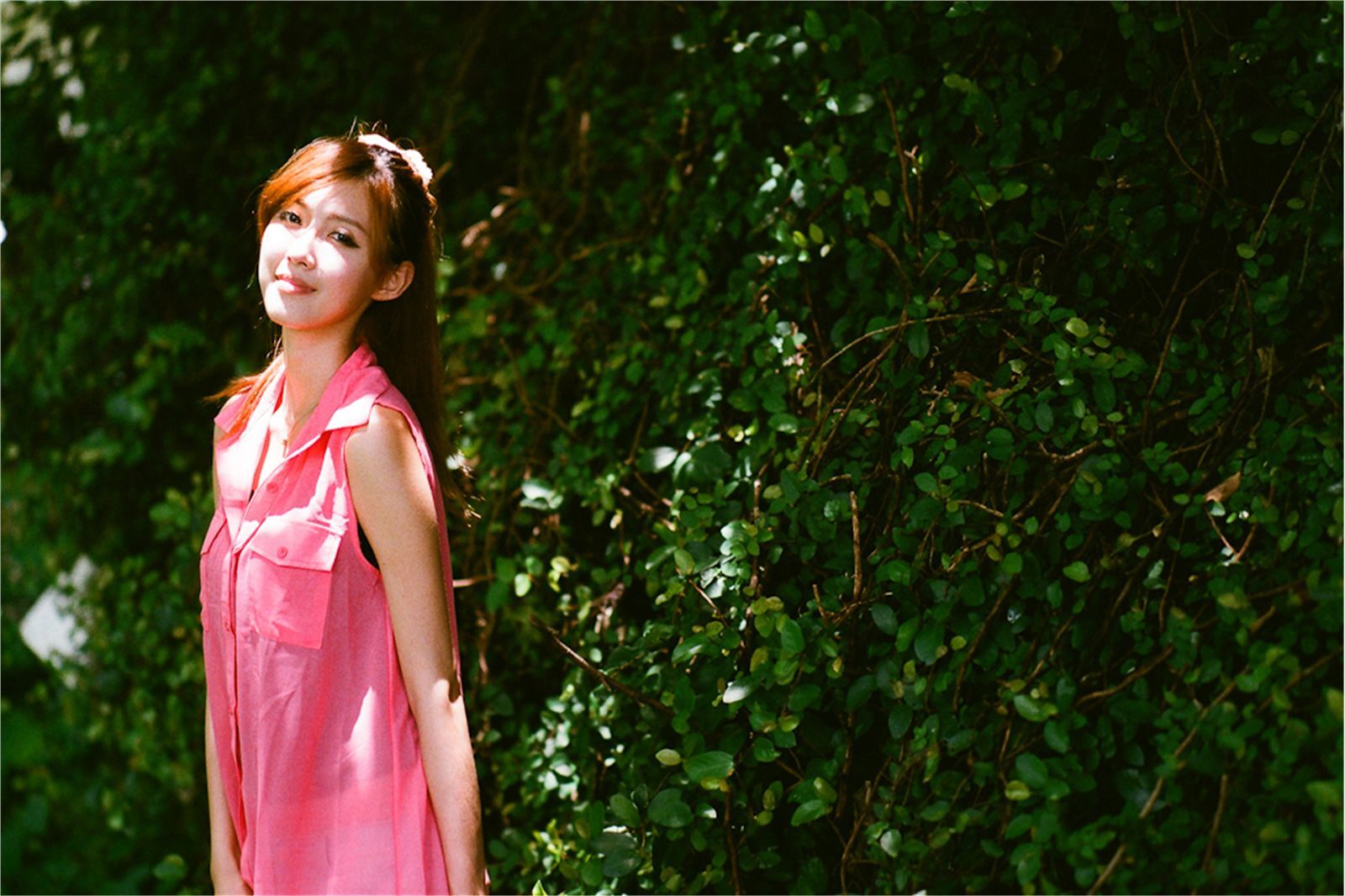 台湾清纯美女-Kila 莲池潭外拍