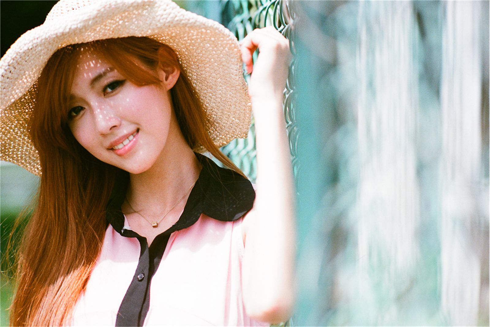 台湾清纯美女-Kila 莲池潭外拍