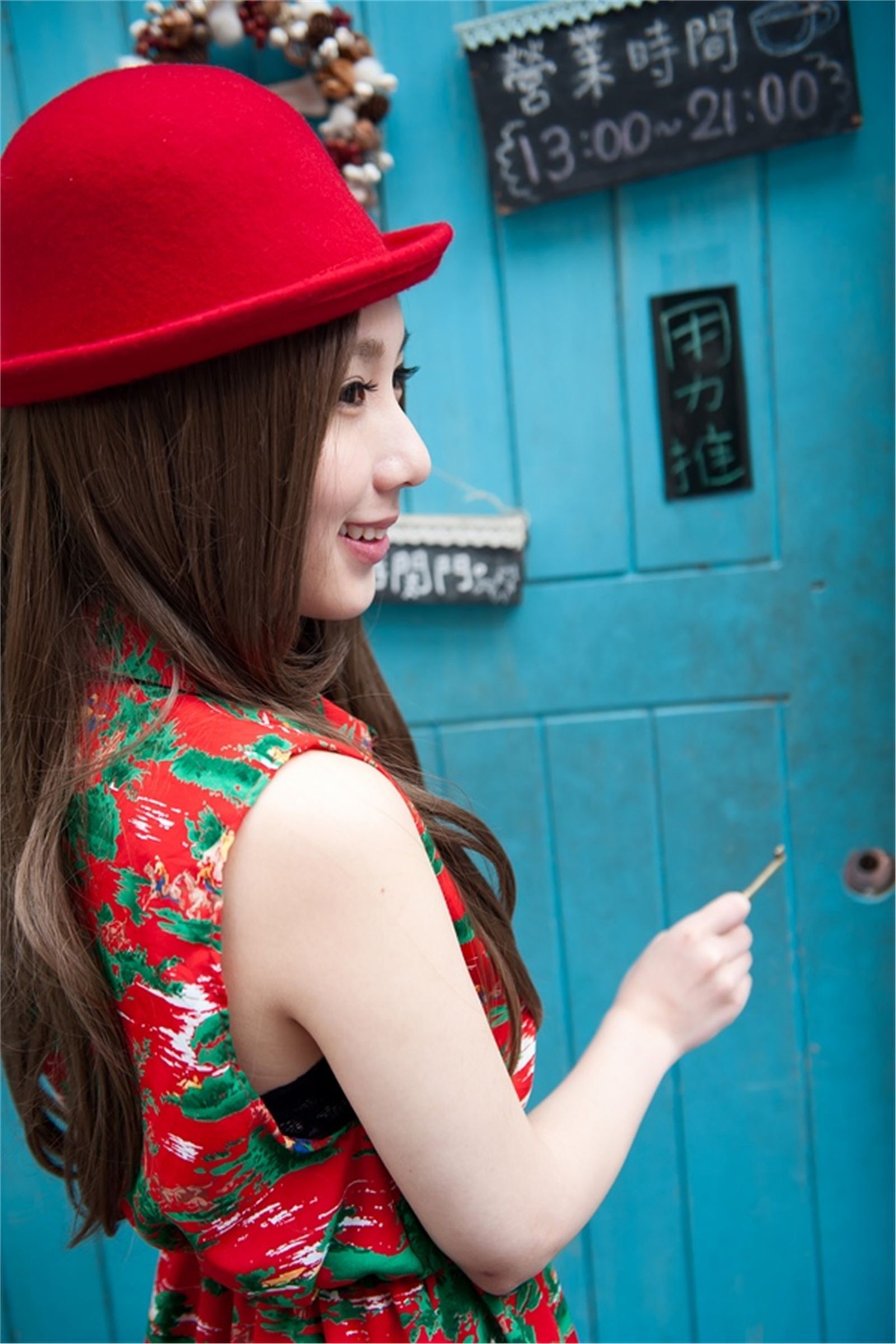 台湾清纯美女 Kimi 小港老巷街拍