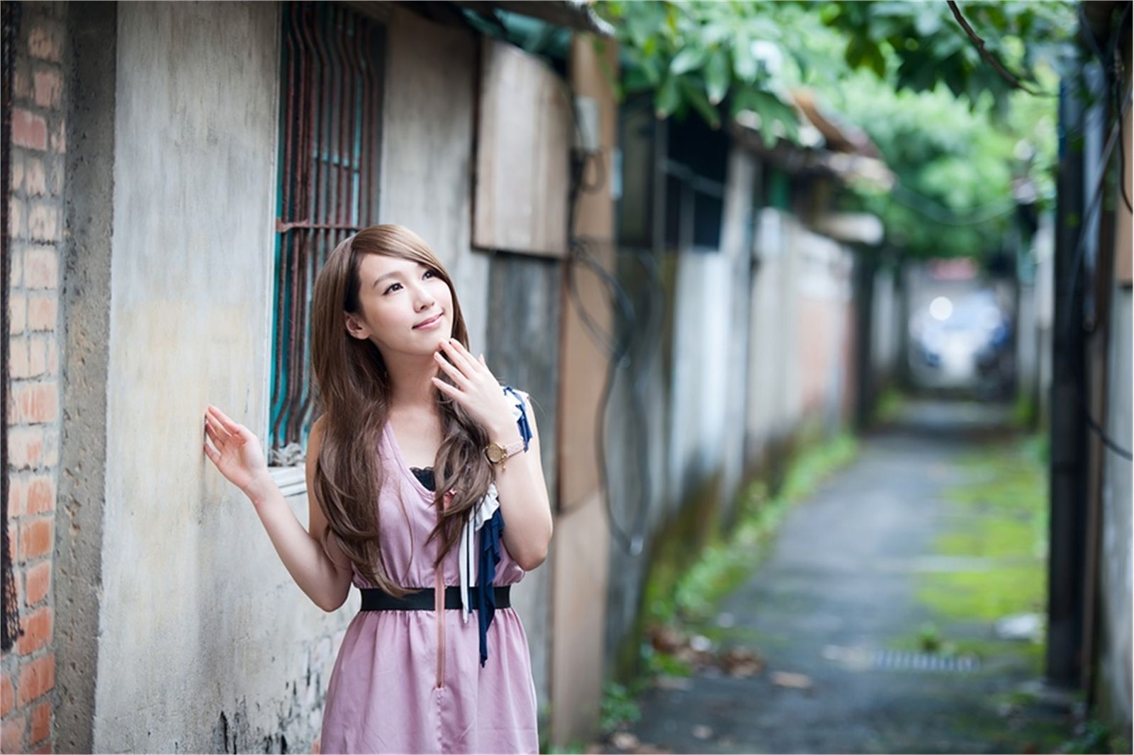 台湾清纯美女 Kimi 小港老巷街拍