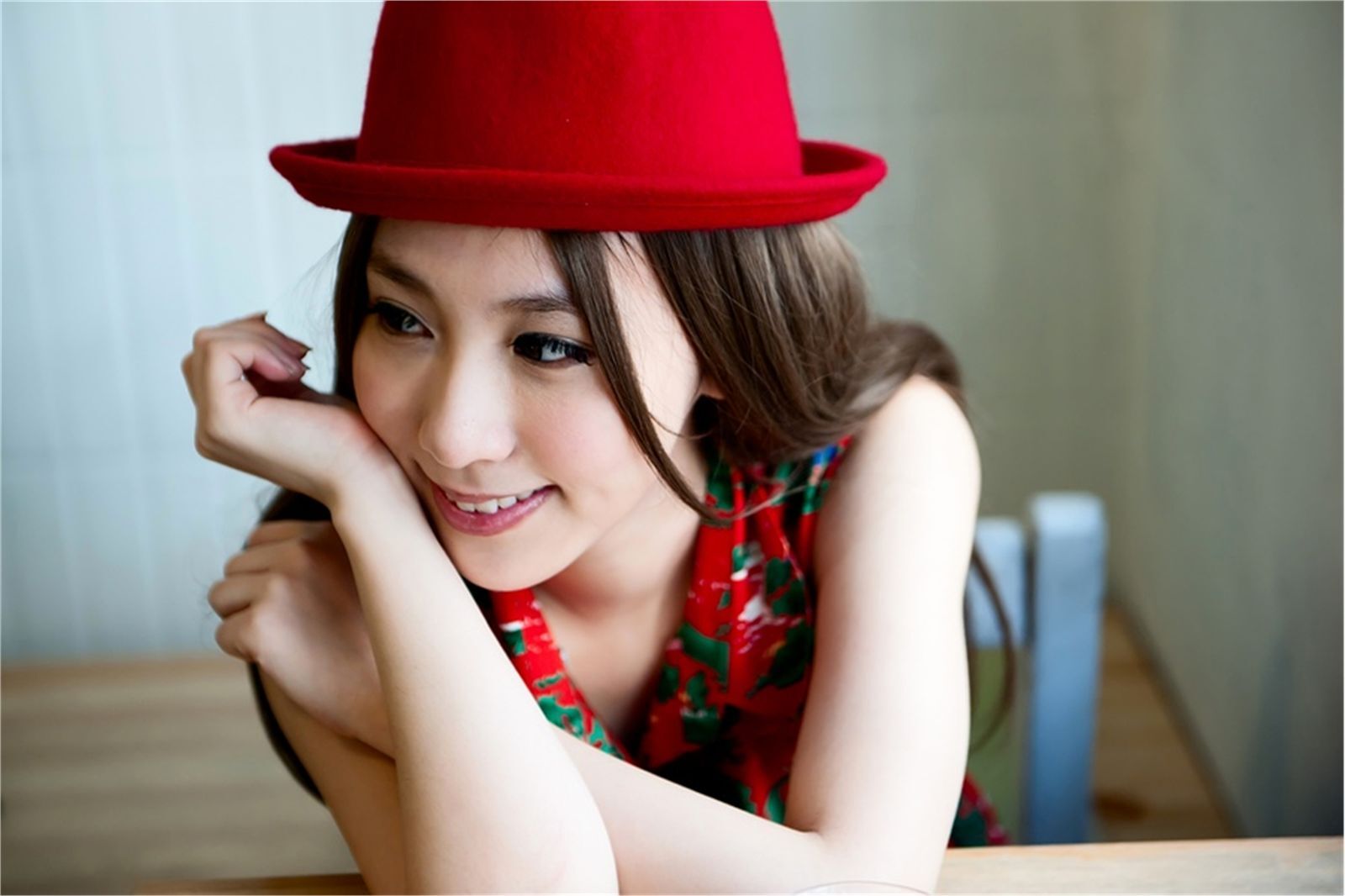 台湾清纯美女 Kimi 小港老巷街拍