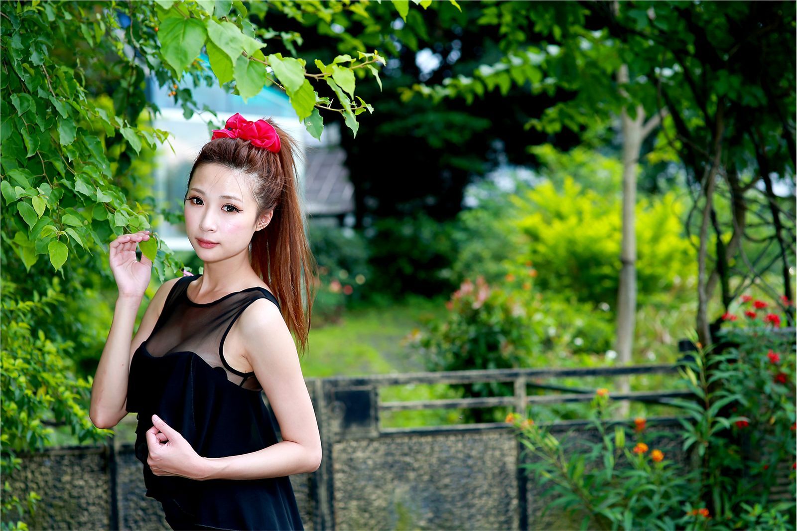 台湾性感美女林小芭 春游踏青外拍