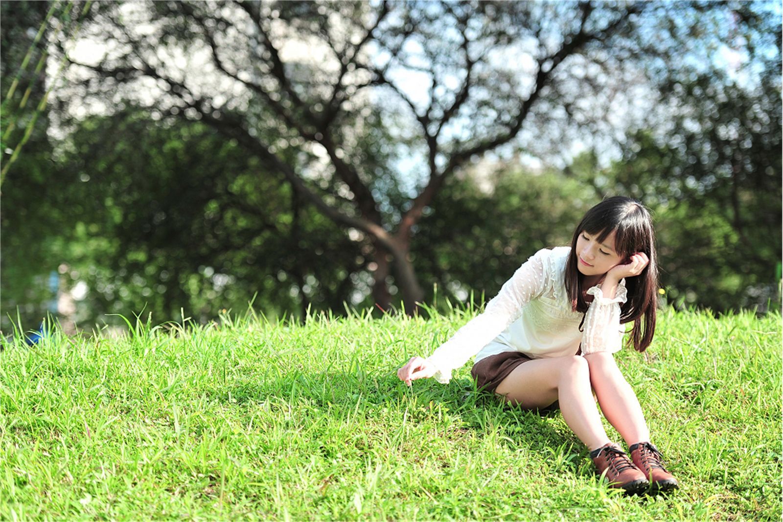 台湾清纯美女-咪莎 逸仙公园外拍