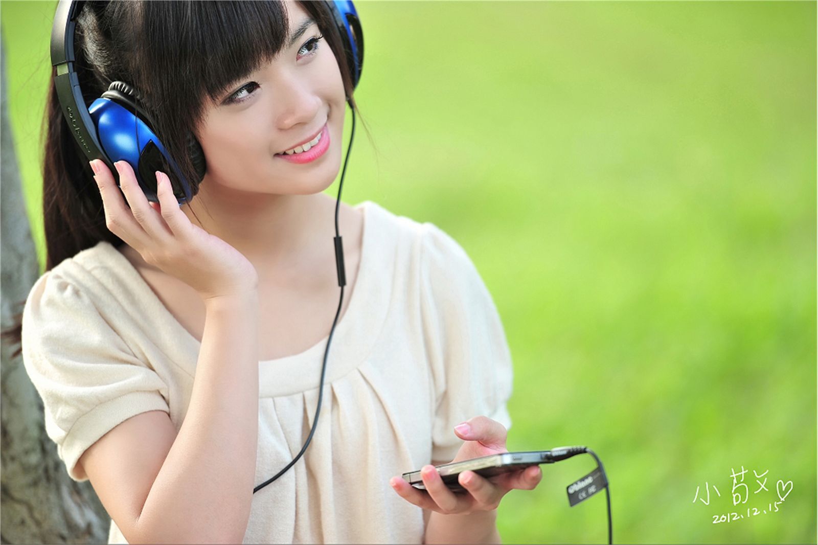 台湾清纯美女-咪莎 逸仙公园外拍