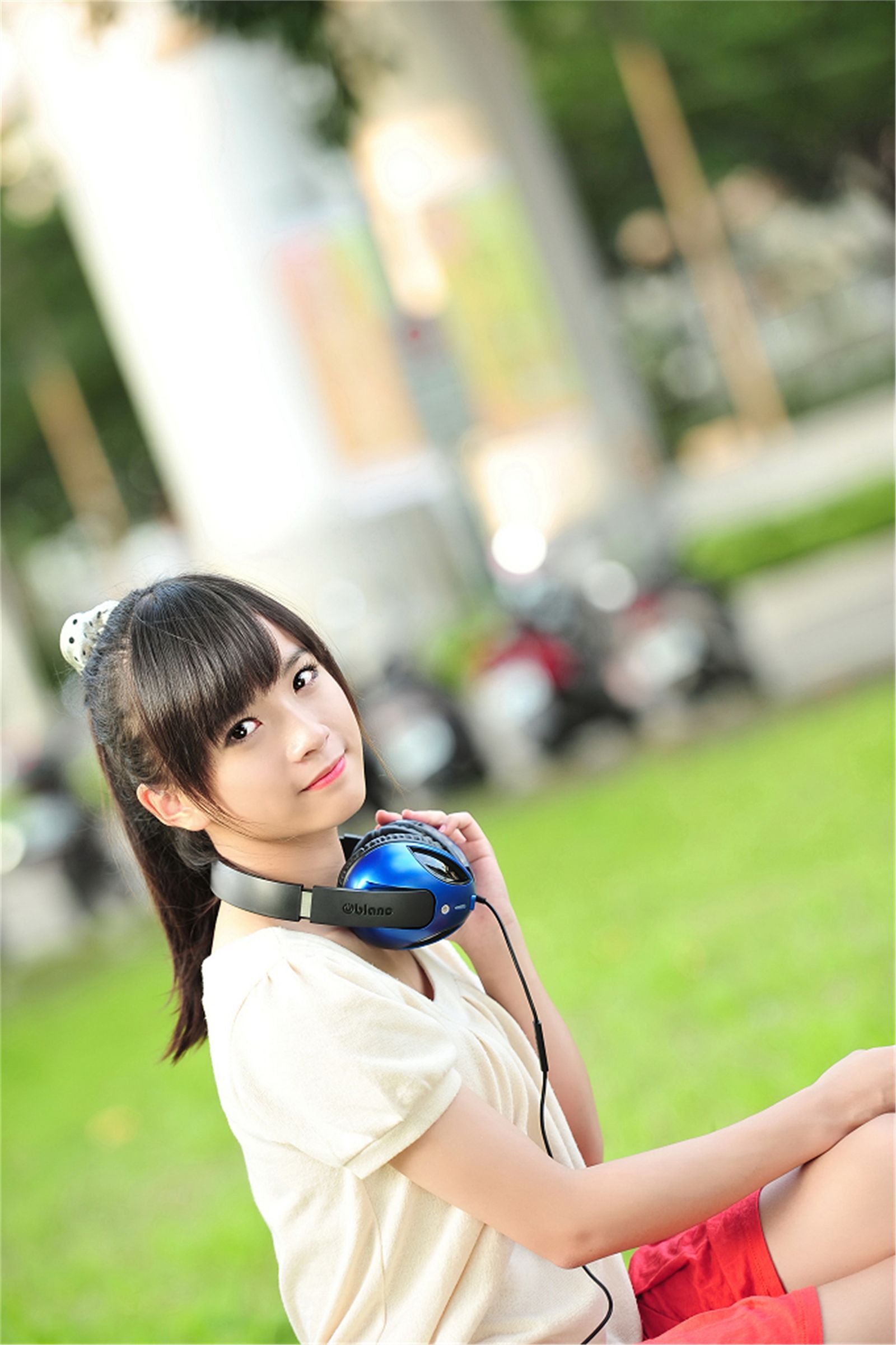 台湾清纯美女-咪莎 逸仙公园外拍