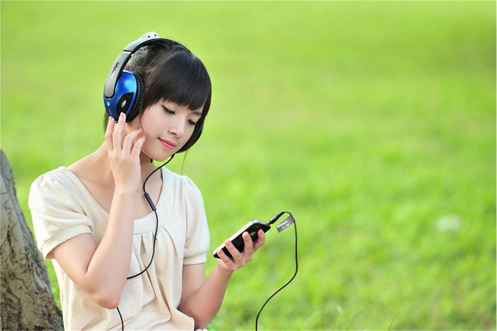 台湾清纯美女-咪莎 逸仙公园外拍