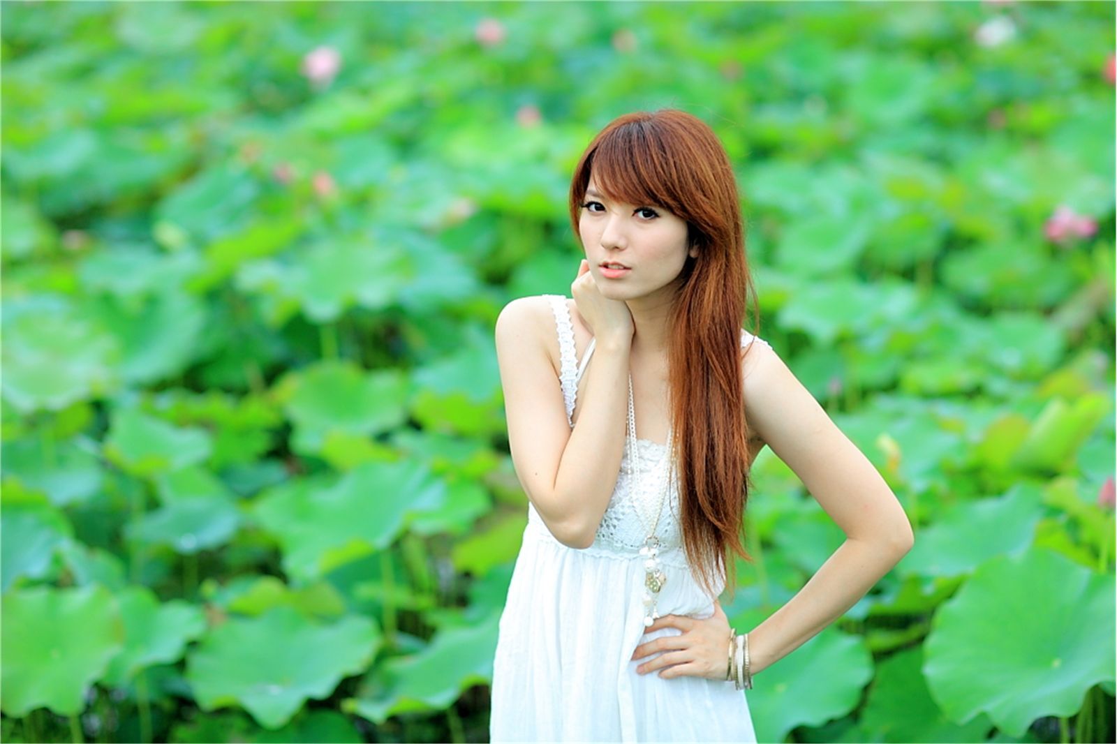 台湾清纯美女小静农场初夏田园风光写真