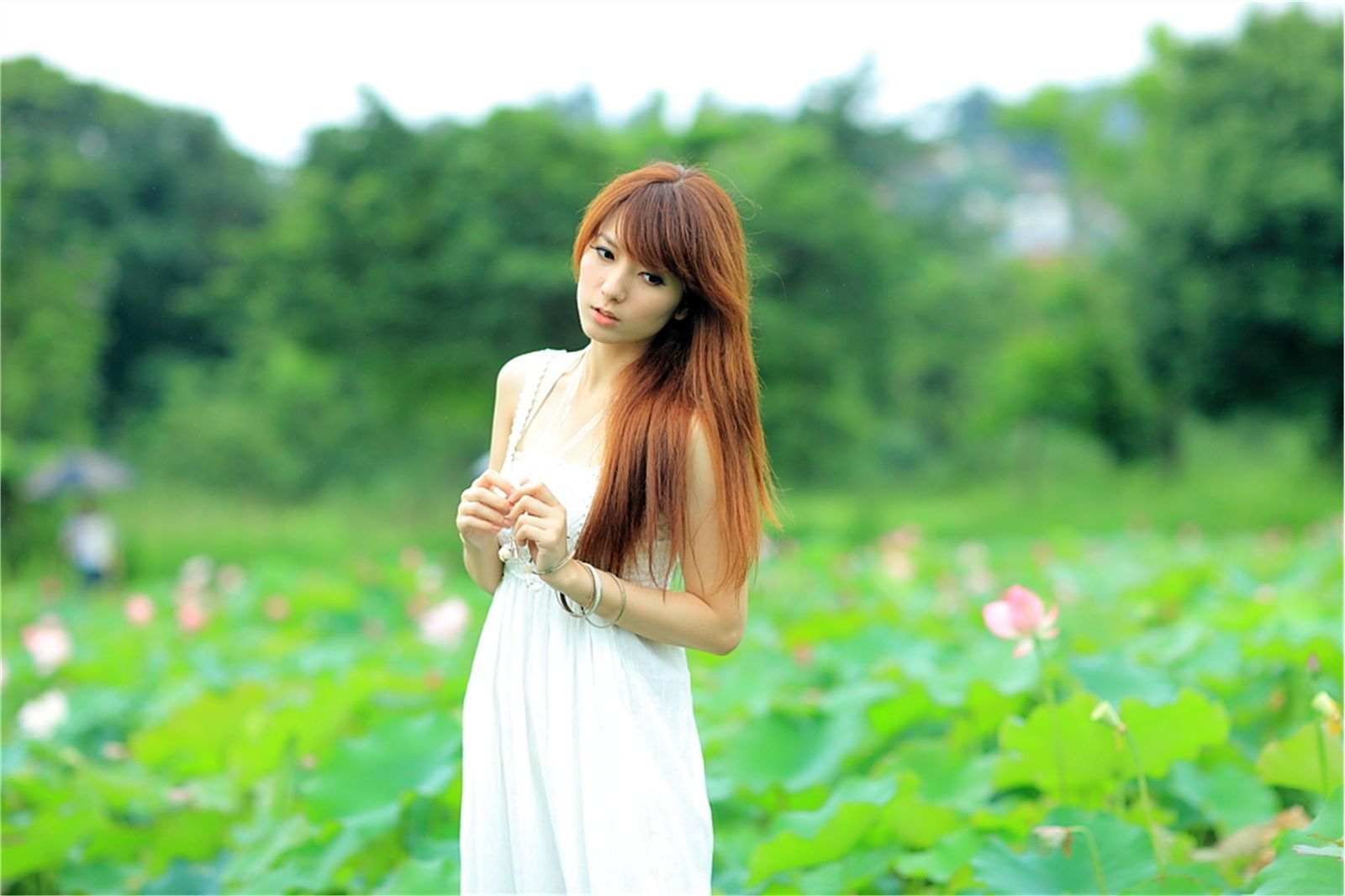 台湾清纯美女小静农场初夏田园风光写真