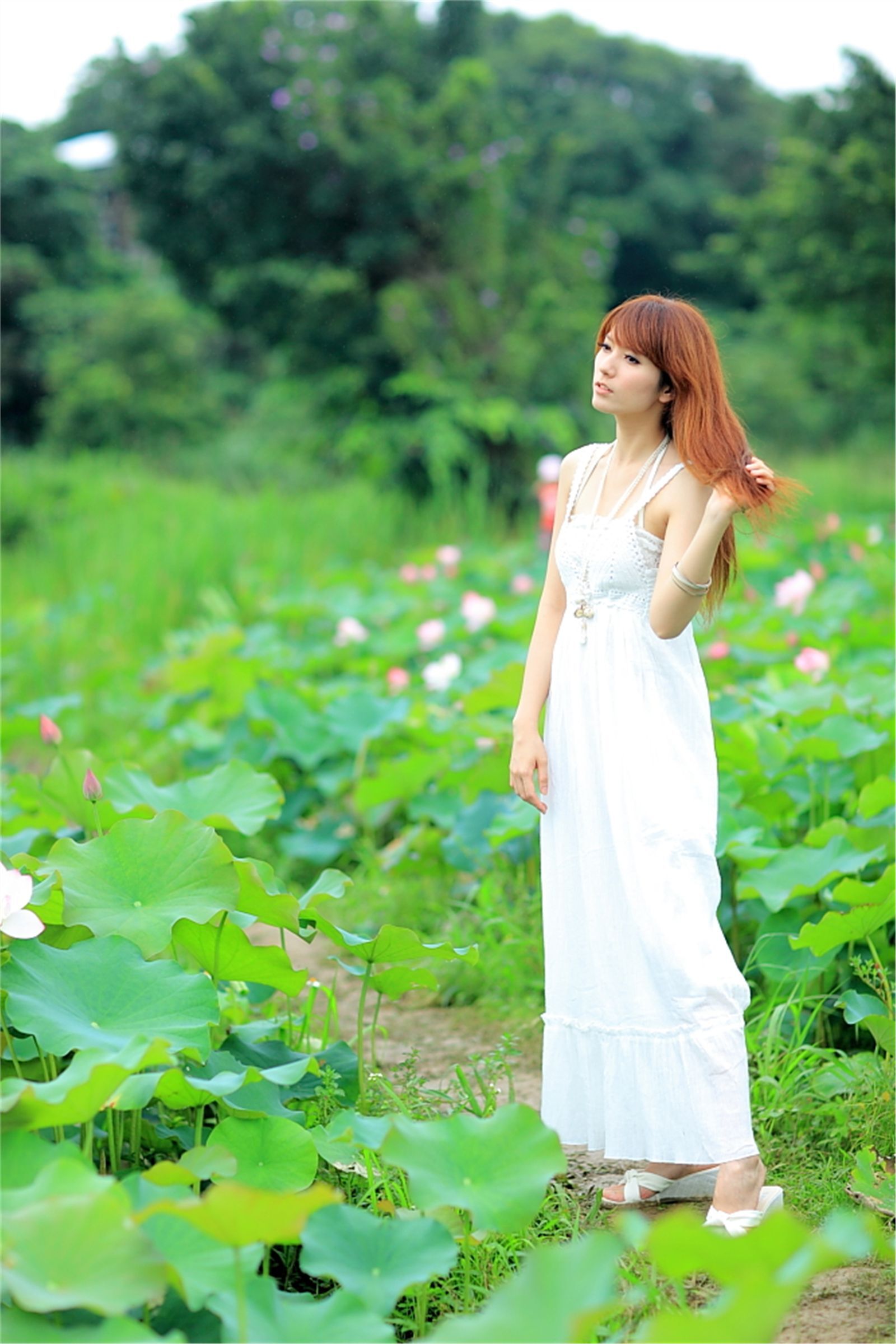 台湾清纯美女小静农场初夏田园风光写真