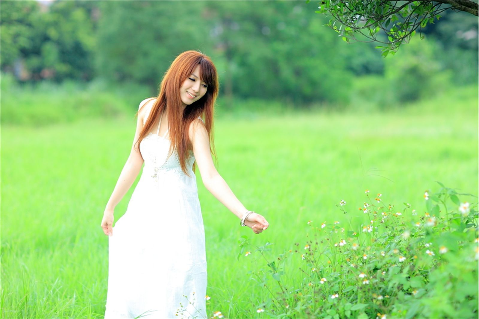 台湾清纯美女小静农场初夏田园风光写真