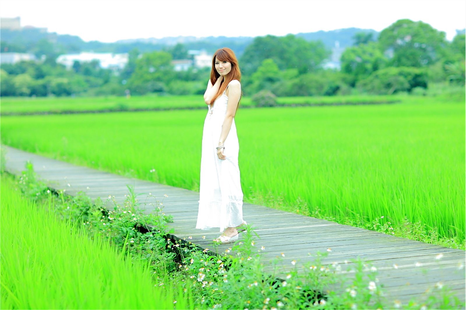 台湾清纯美女小静农场初夏田园风光写真