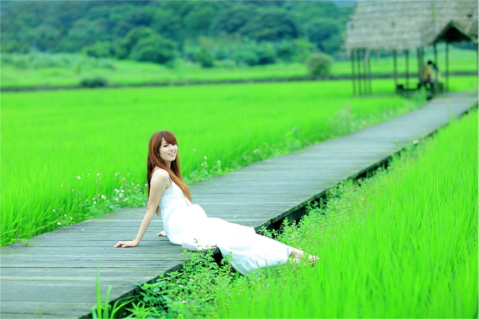 台湾清纯美女小静农场初夏田园风光写真