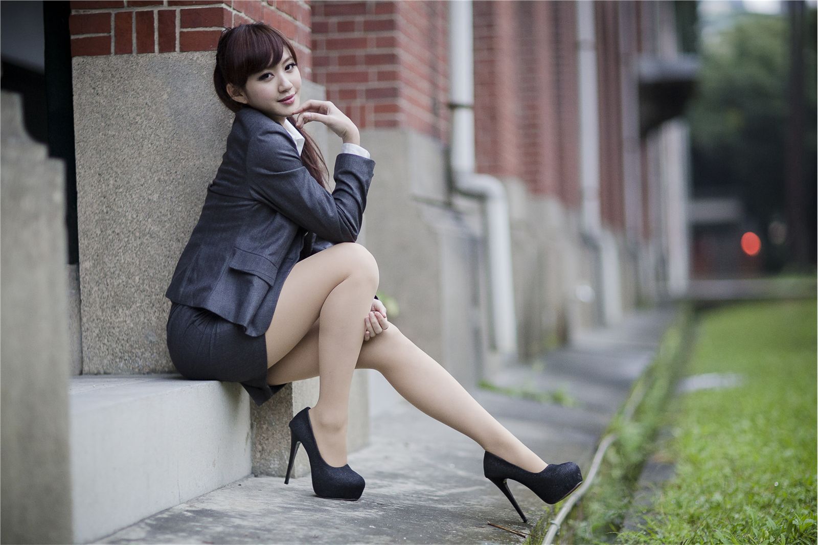 台湾清纯美女-小雅 台大医学院外拍