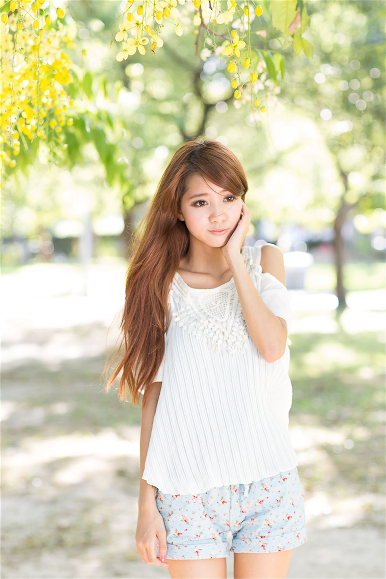 台湾清纯美女 妍安 大安森林公園外拍