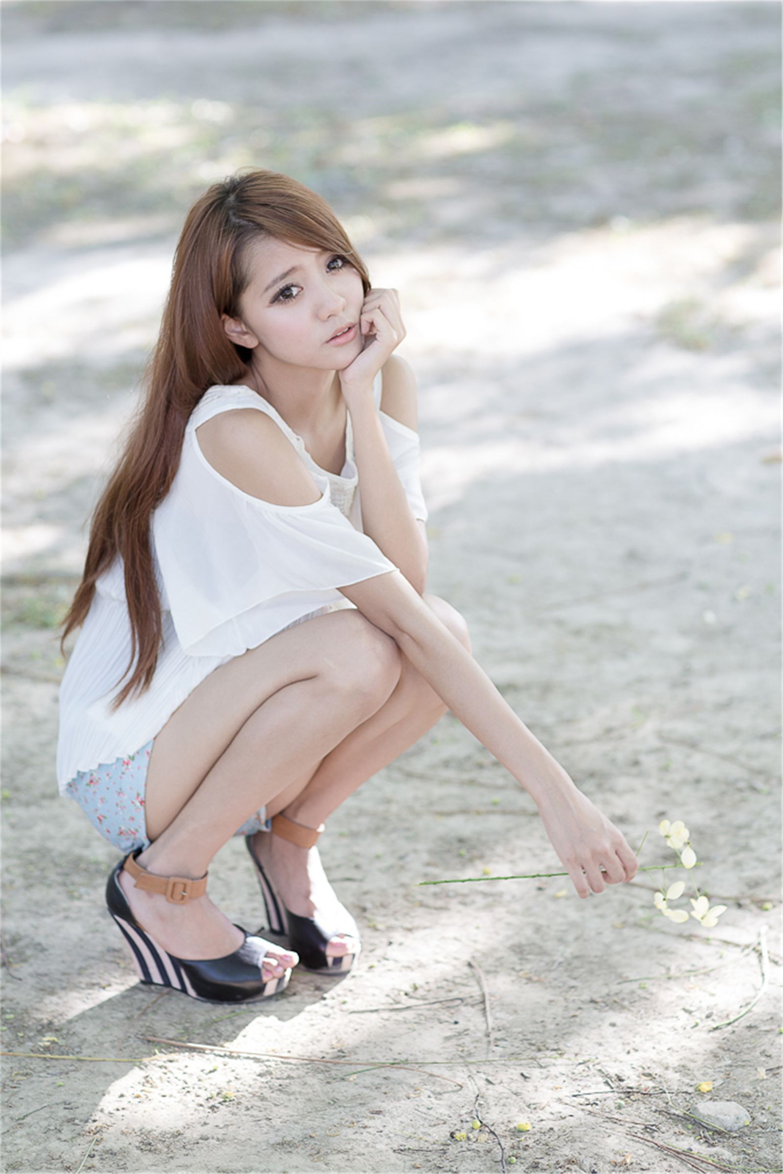 台湾清纯美女 妍安 大安森林公園外拍