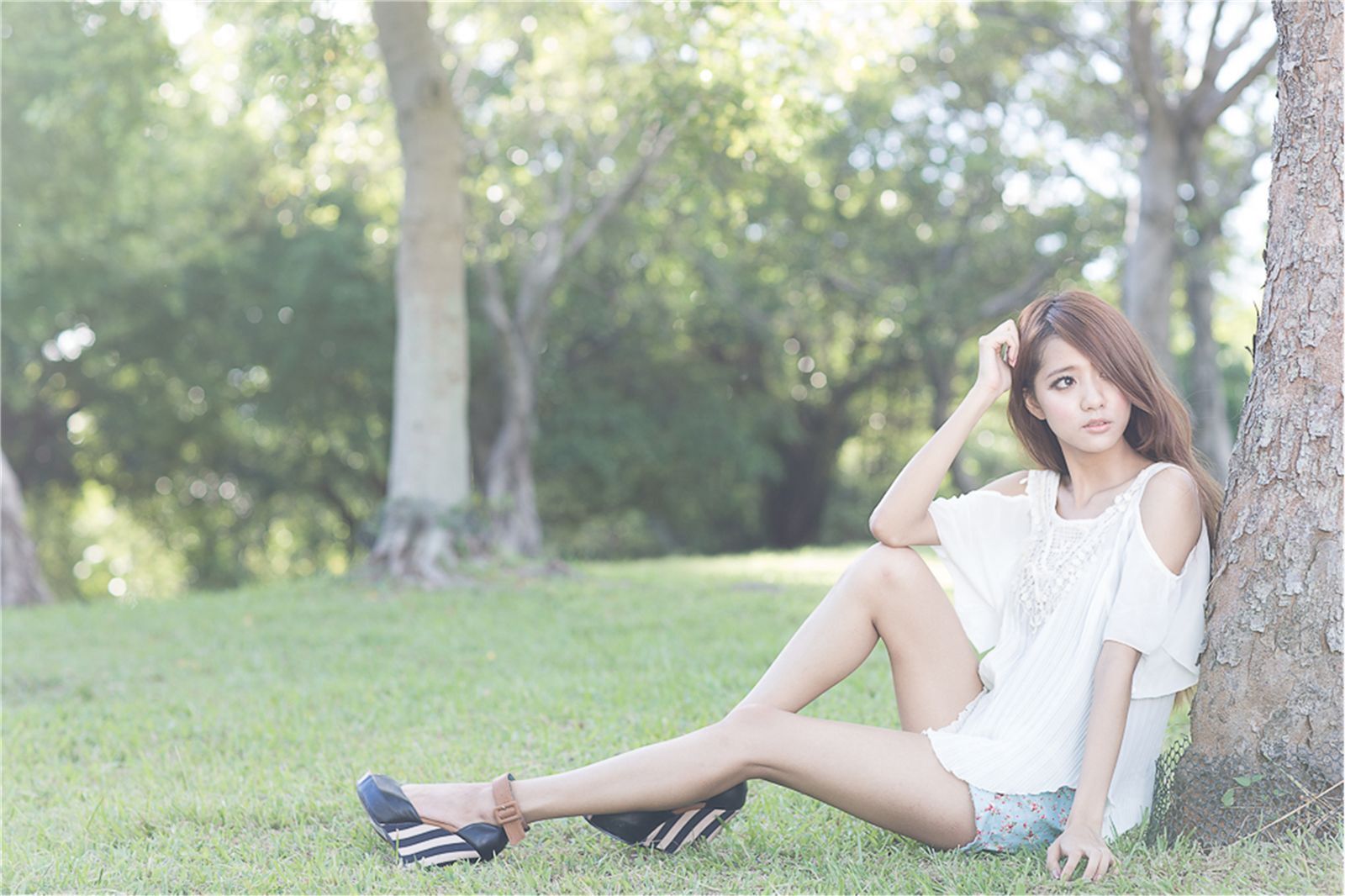 台湾清纯美女 妍安 大安森林公園外拍