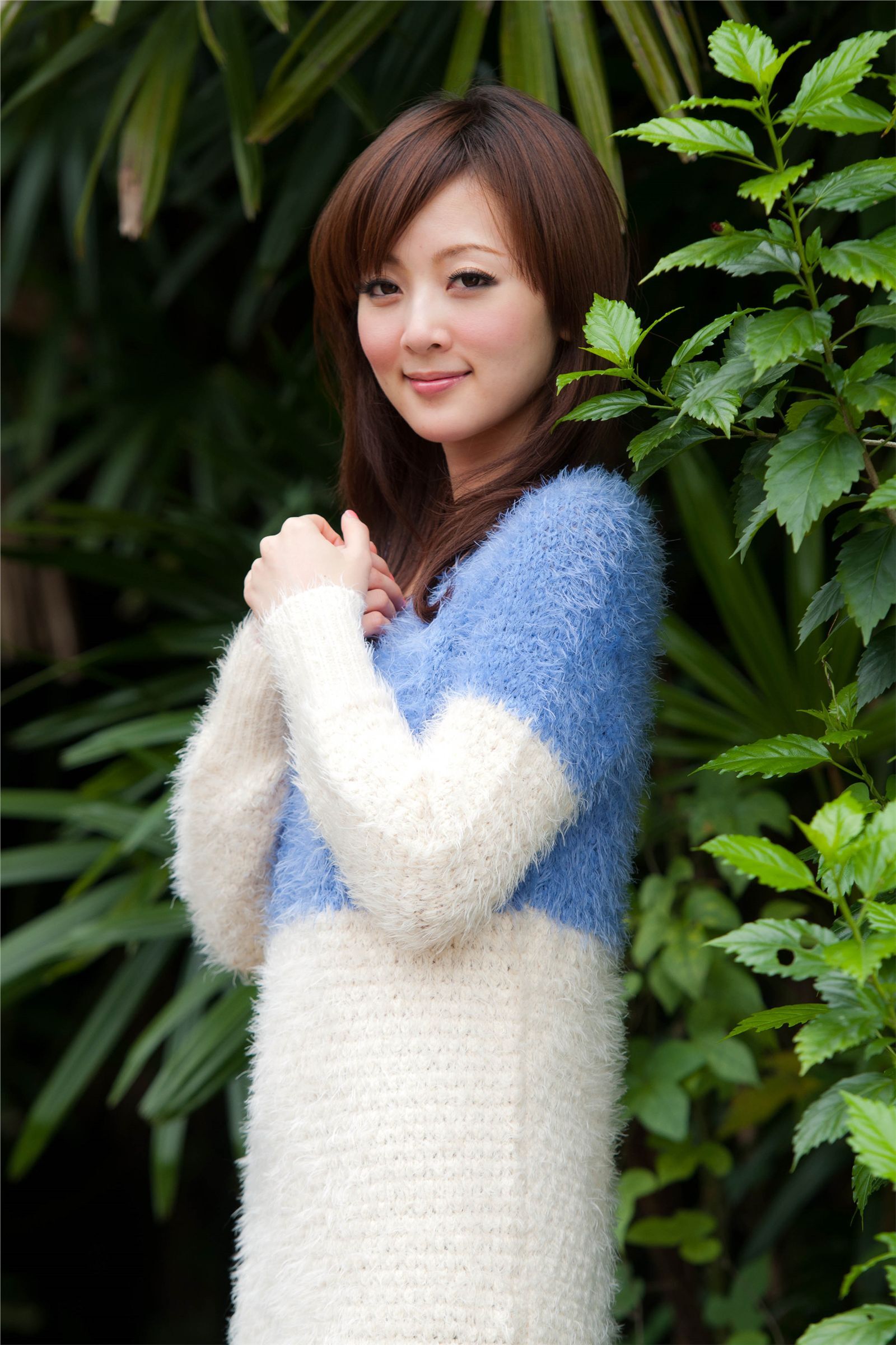 台湾清纯美女果子MM张凯洁 室外室内写真