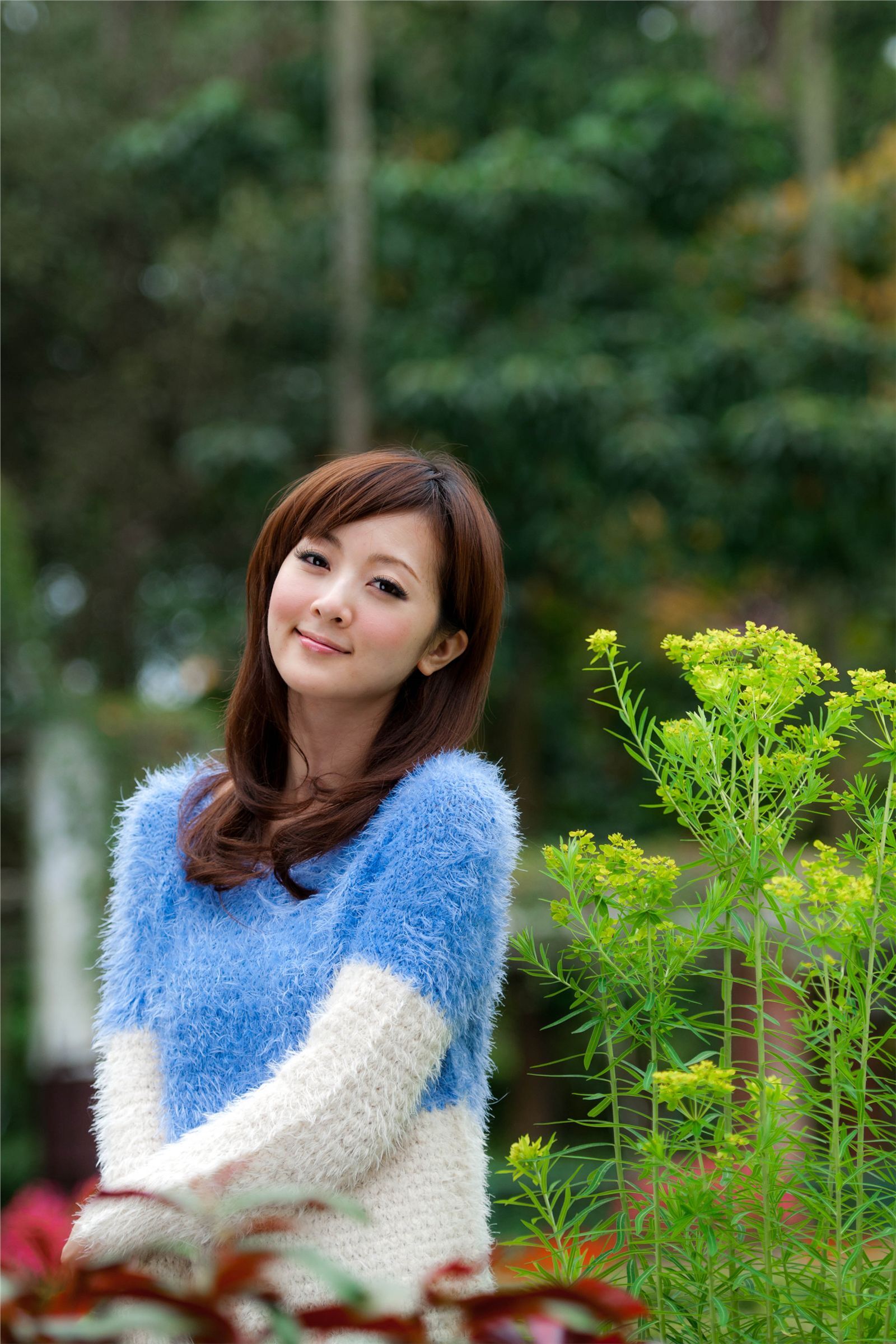 台湾清纯美女果子MM张凯洁 室外室内写真