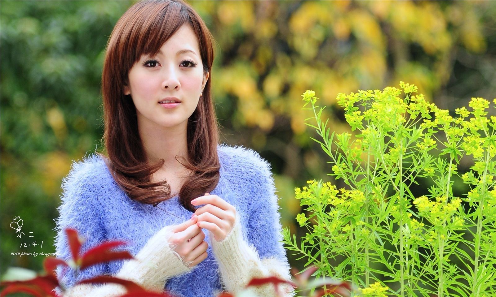 台湾清纯美女果子MM张凯洁 室外室内写真