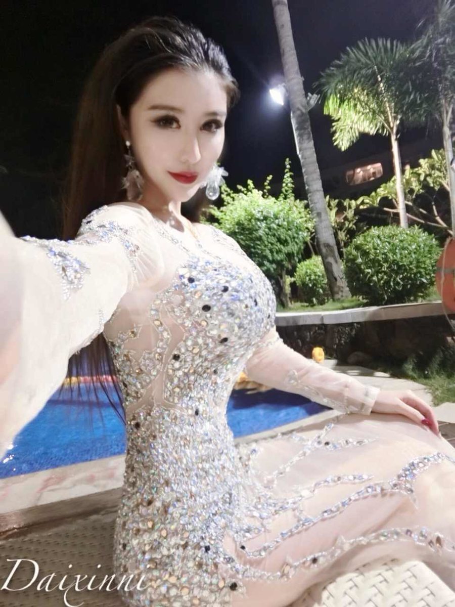 超级辣妹黛欣霓那身材辣性感辣照