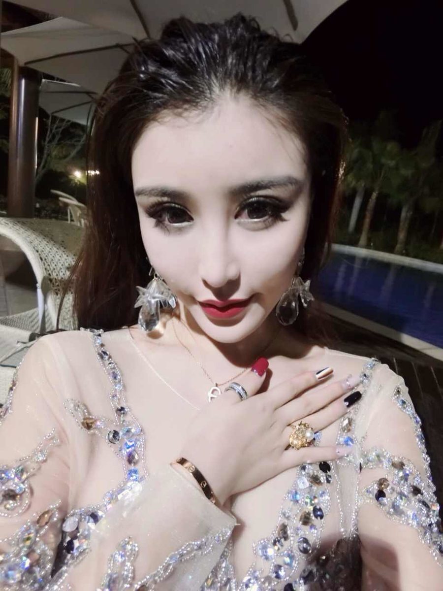 超级辣妹黛欣霓那身材辣性感辣照