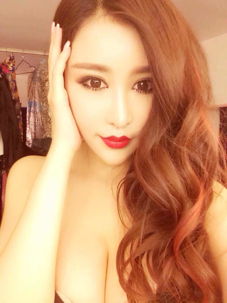 超级辣妹黛欣霓那身材辣性感辣照