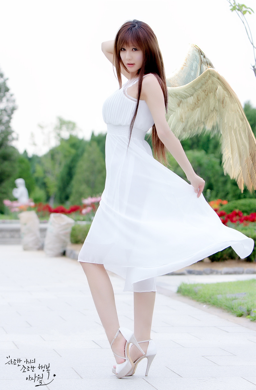 超性感美女车模柳智惠白色长裙外拍