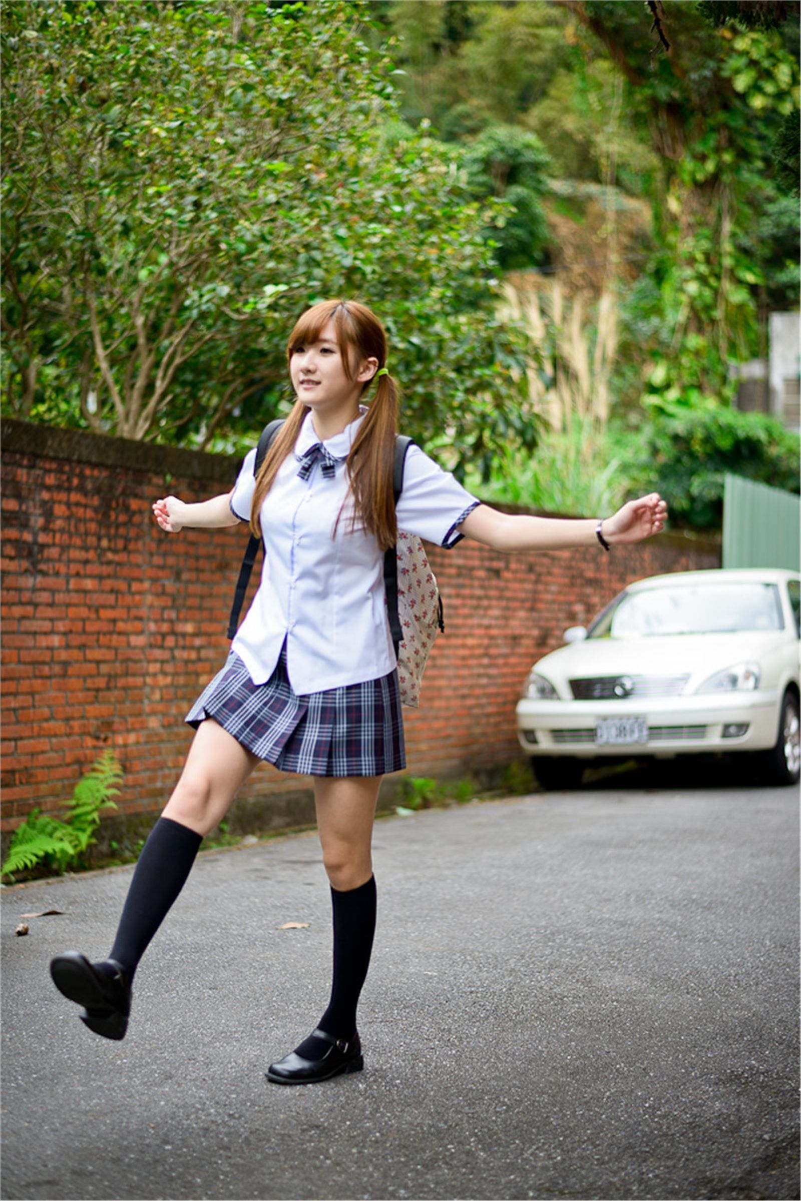 台湾清纯美女 思嫺-台北士林官邸外拍写真