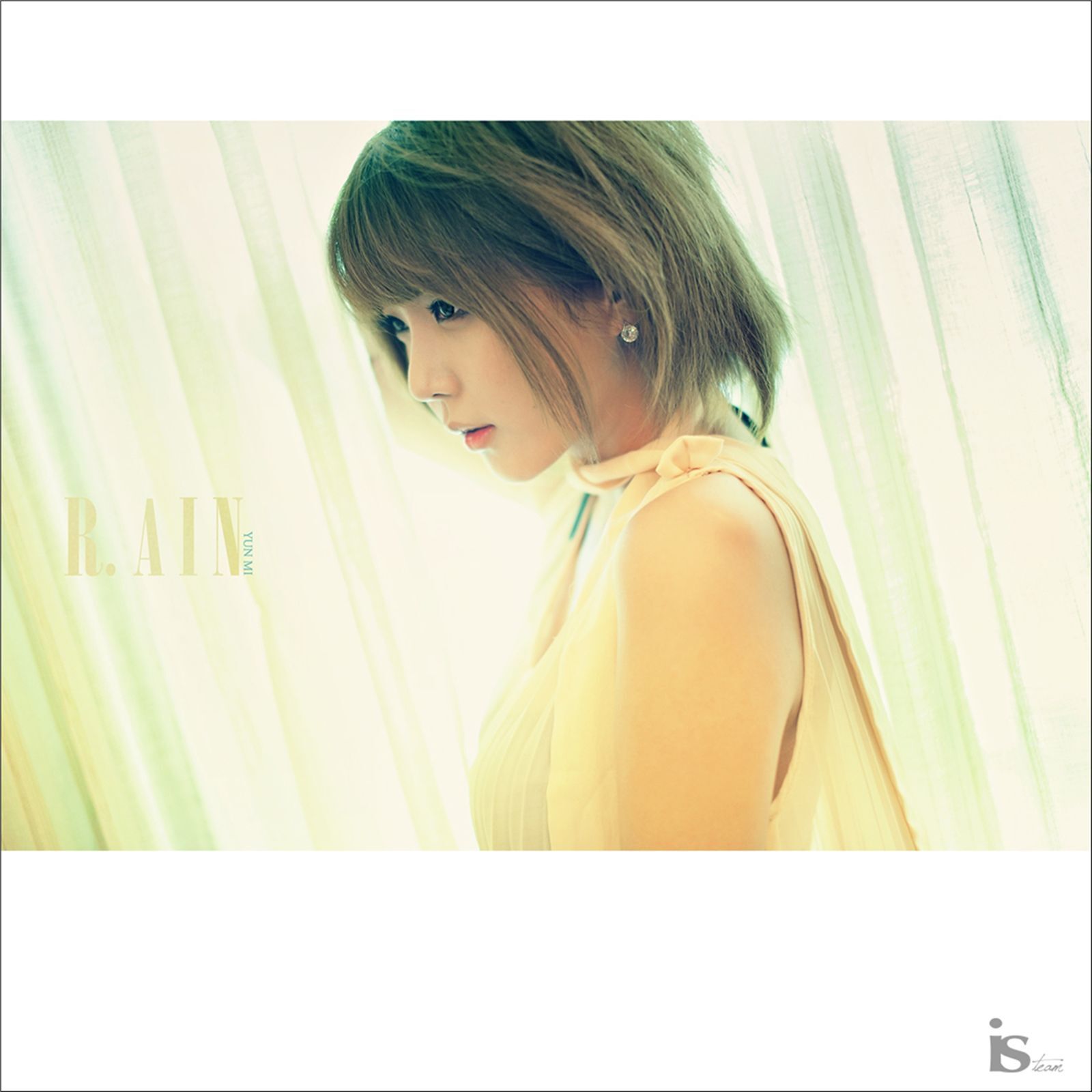 韩国超模许允美  白纱裙室拍写真