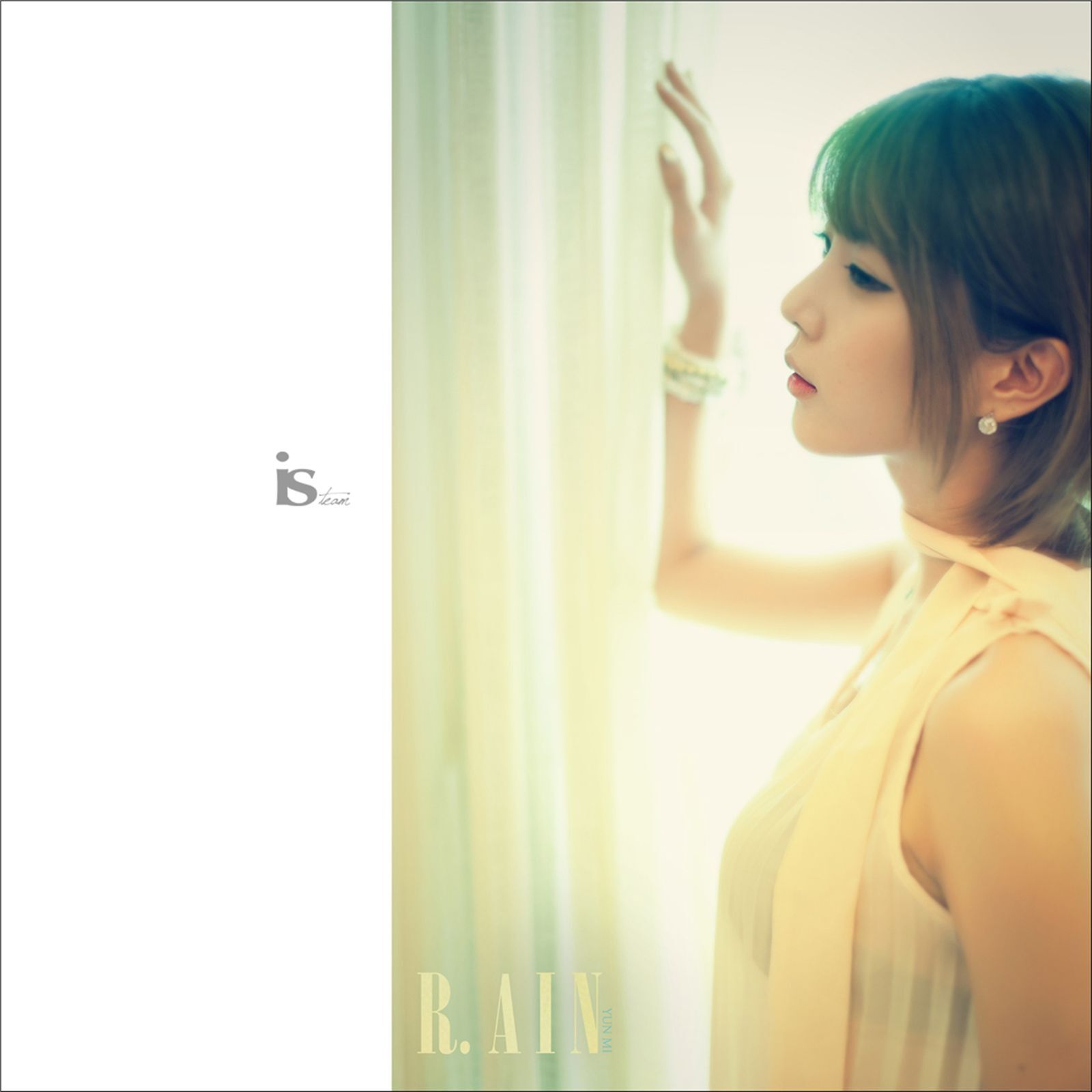 韩国超模许允美  白纱裙室拍写真