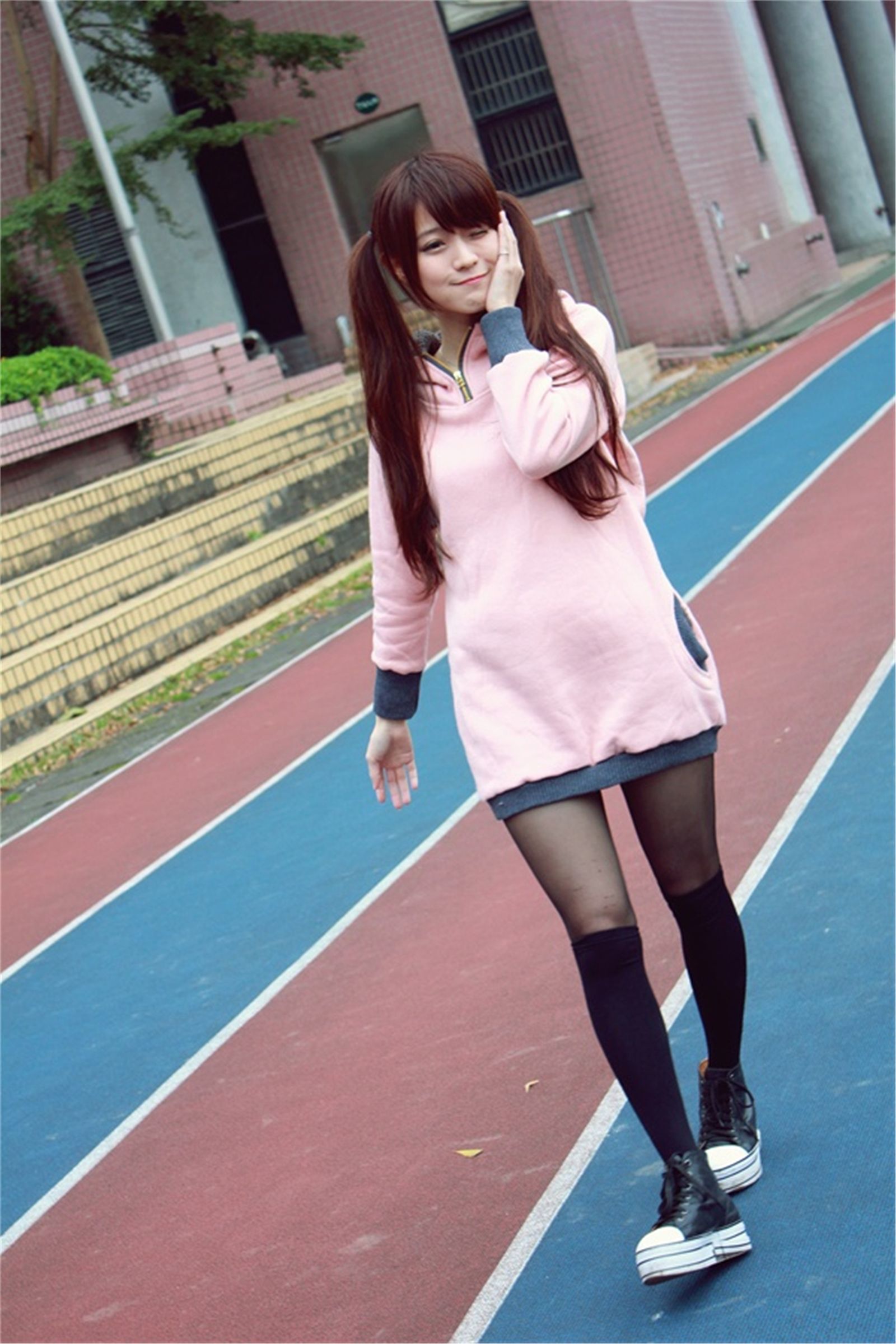 台湾清纯美女-渔瑄-白白-校园卖萌外拍