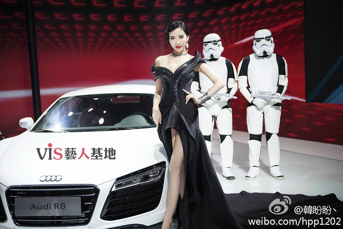 新一代性感车模小天后，风韵十足韩盼盼