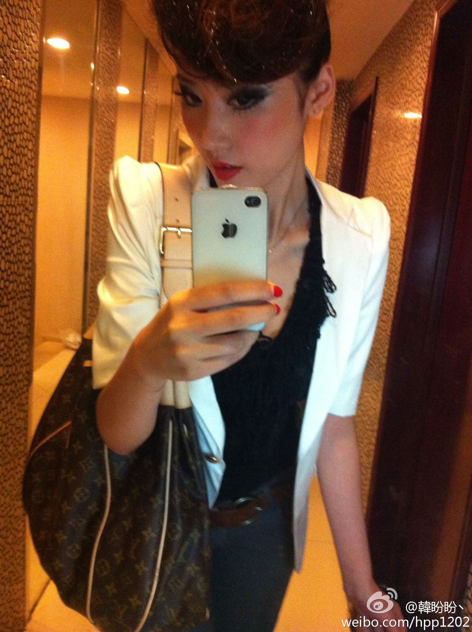 新一代性感车模小天后，风韵十足韩盼盼