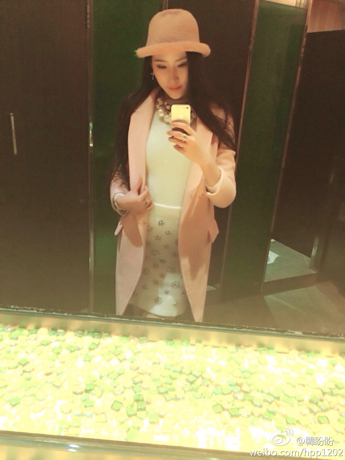 新一代性感车模小天后，风韵十足韩盼盼