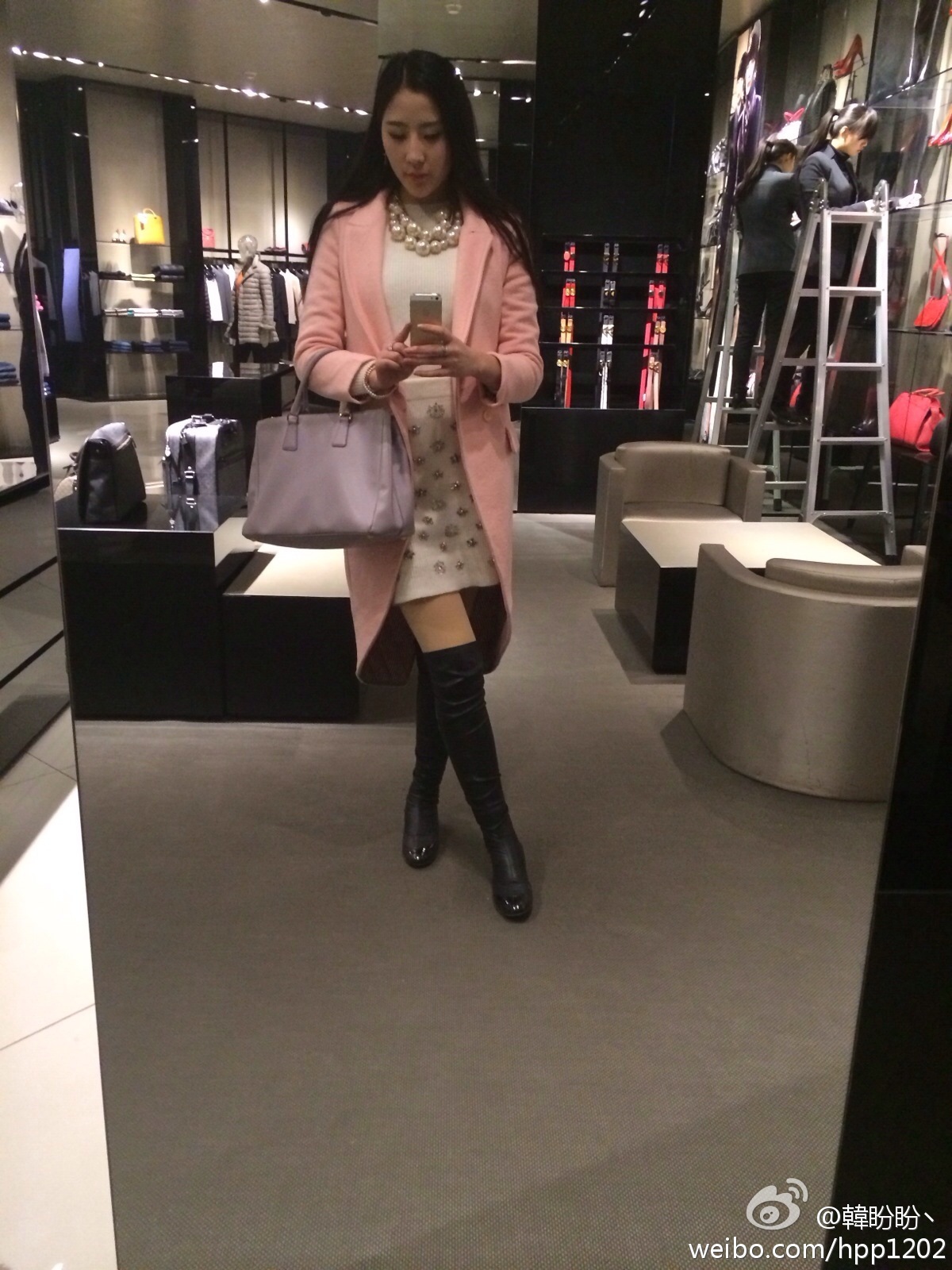 新一代性感车模小天后，风韵十足韩盼盼