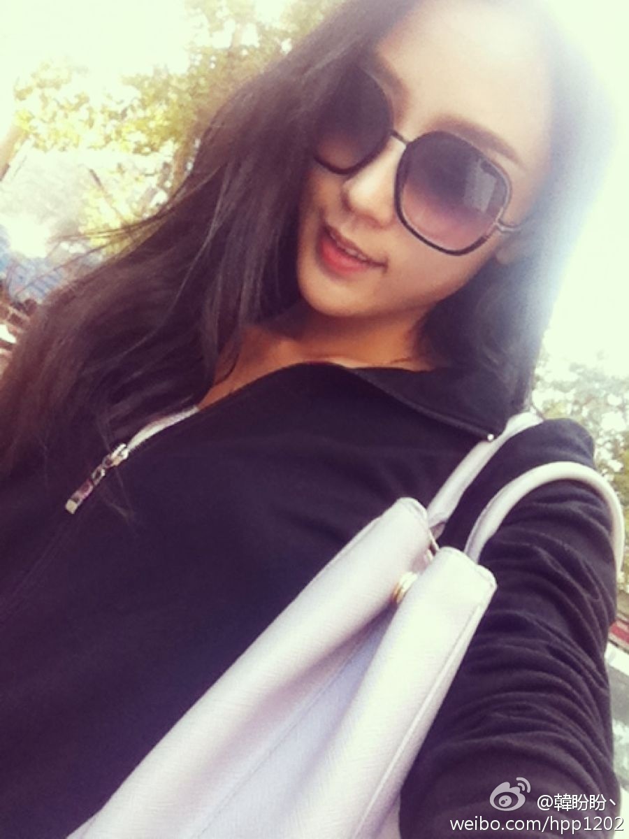 新一代性感车模小天后，风韵十足韩盼盼