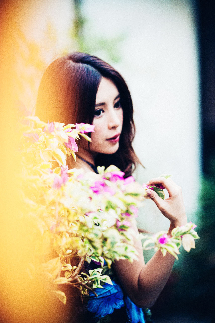 超跑女神大眼正妹张齐郡 炫彩外拍