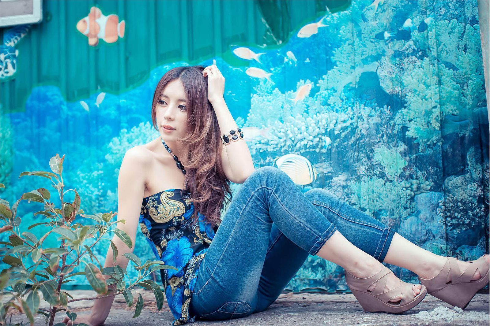 超跑女神大眼正妹张齐郡 炫彩外拍