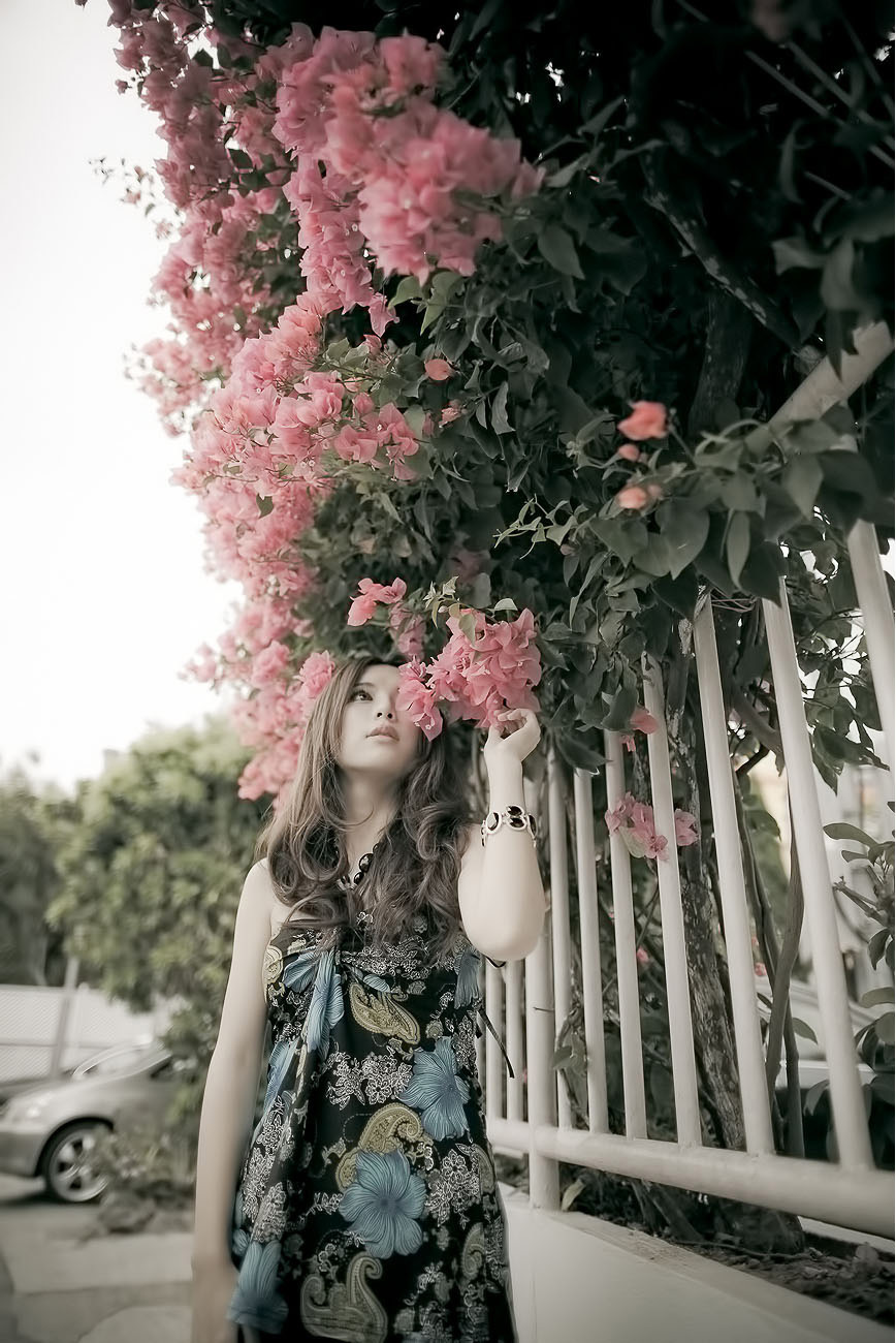 超跑女神大眼正妹张齐郡 炫彩外拍