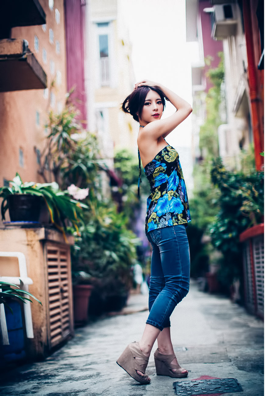 超跑女神大眼正妹张齐郡 炫彩外拍