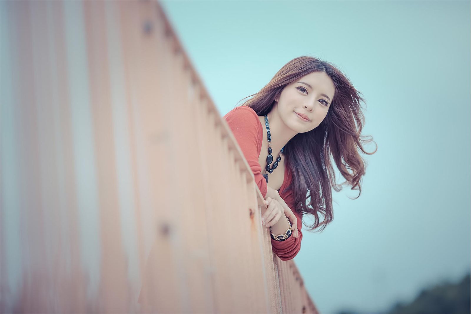 超跑女神大眼正妹张齐郡 炫彩外拍