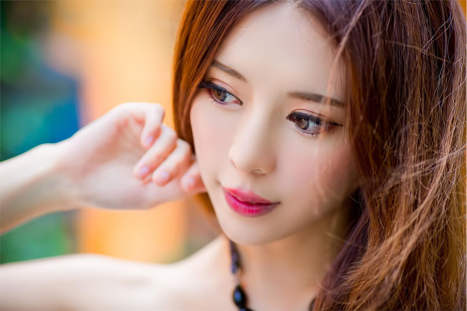 超跑女神大眼正妹张齐郡 炫彩外拍